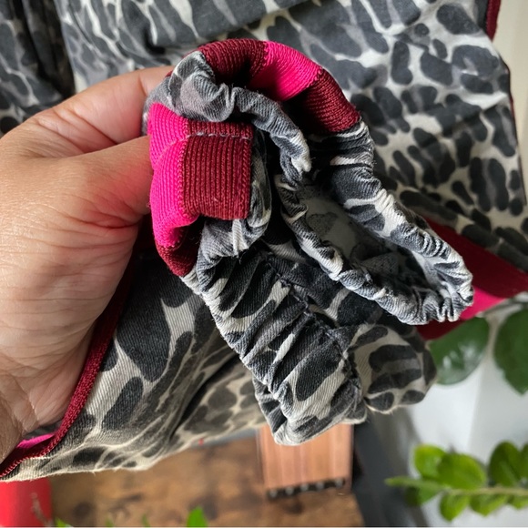 Mother No Zip Misfit Leopard Side Stripe Joggers in jungle eye print size 26 NEW - Picture 5 of 7